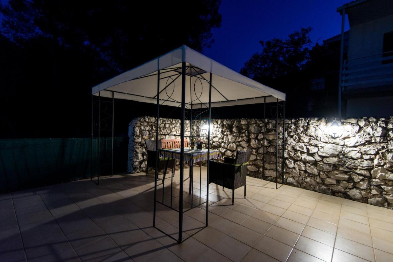 Holidays Apartments Slanada With Terrace And Sea View, Near The Beach & Town Trogir, Free Parking, Quiet Place On Peninsula Ciovo מראה חיצוני תמונה