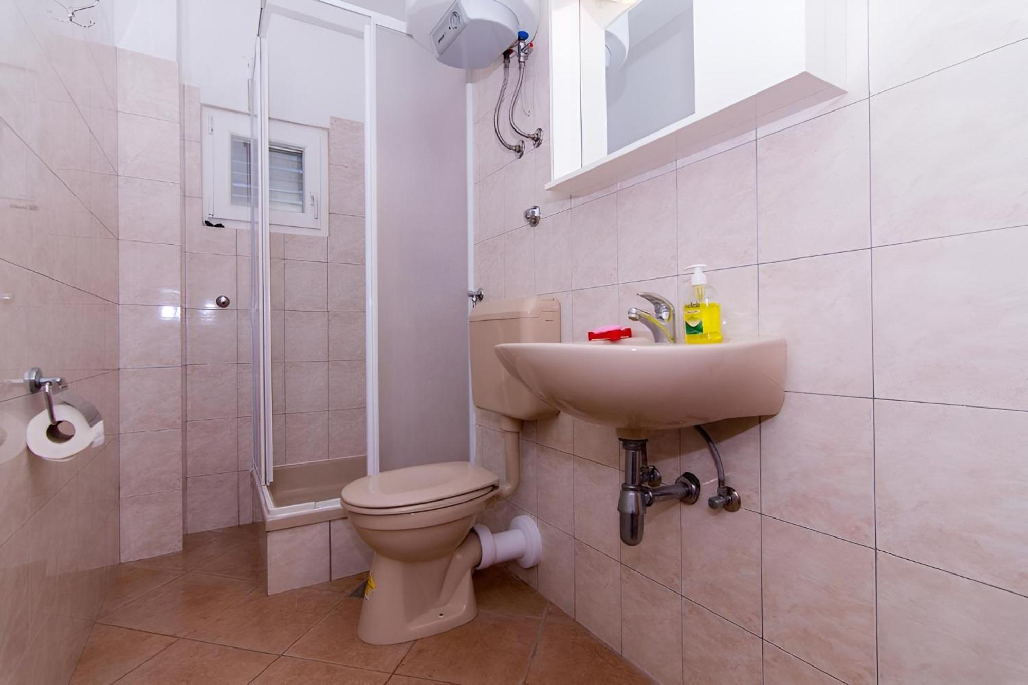 Holidays Apartments Slanada With Terrace And Sea View, Near The Beach & Town Trogir, Free Parking, Quiet Place On Peninsula Ciovo מראה חיצוני תמונה